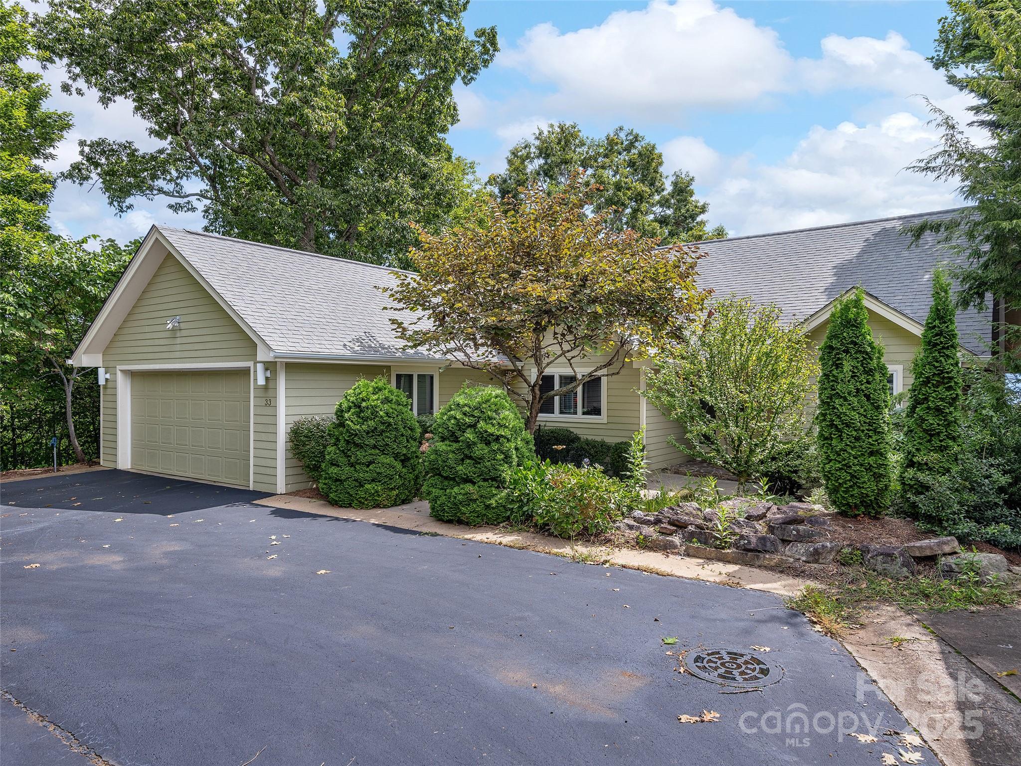 33 Lark Court