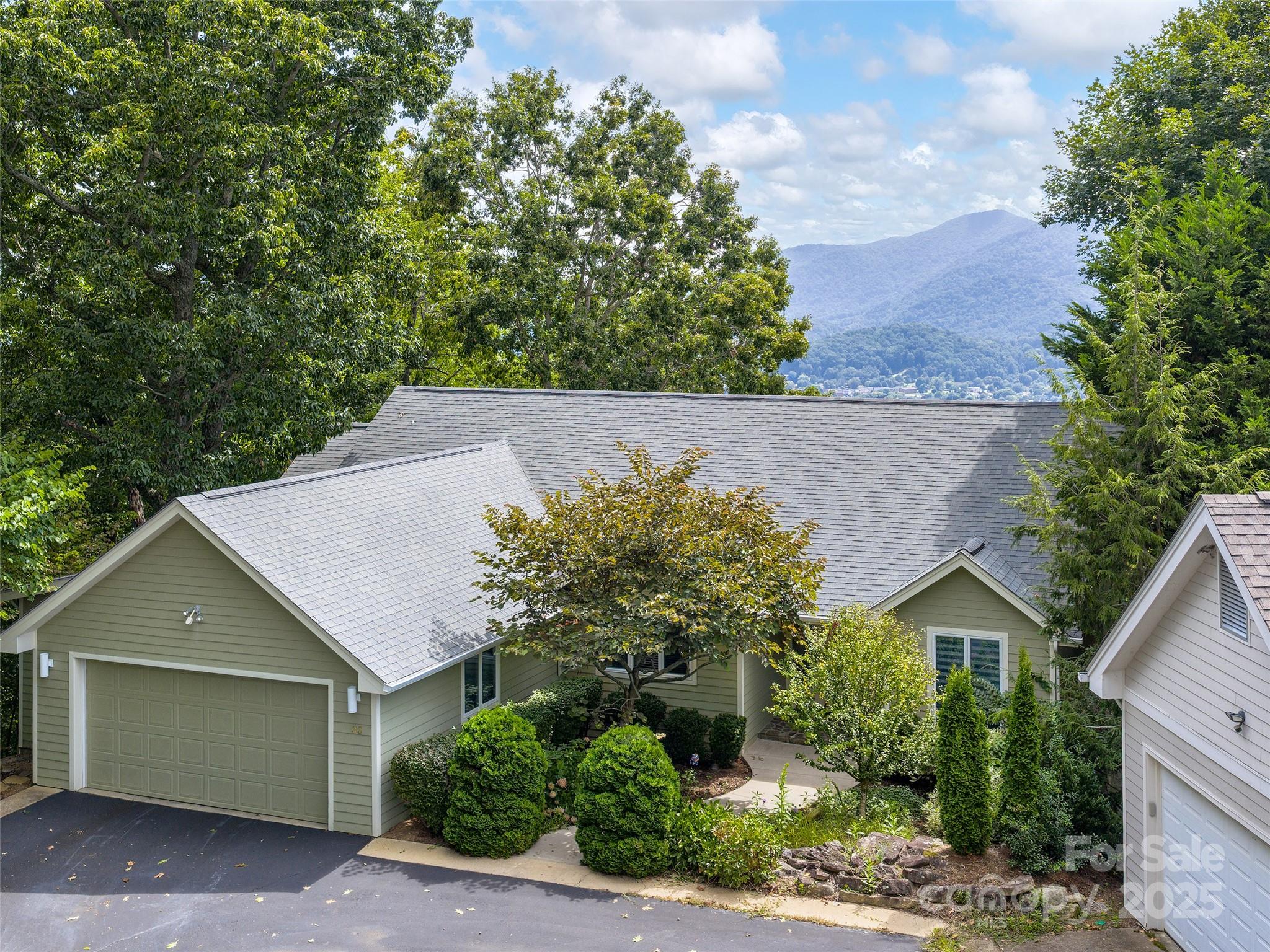 33 Lark Court