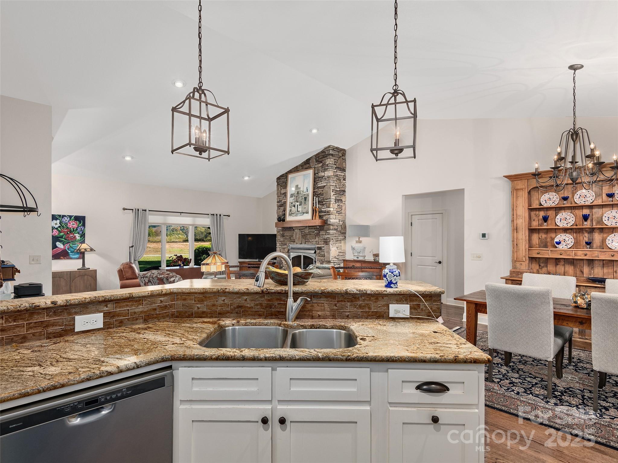 146 Sapphire Place