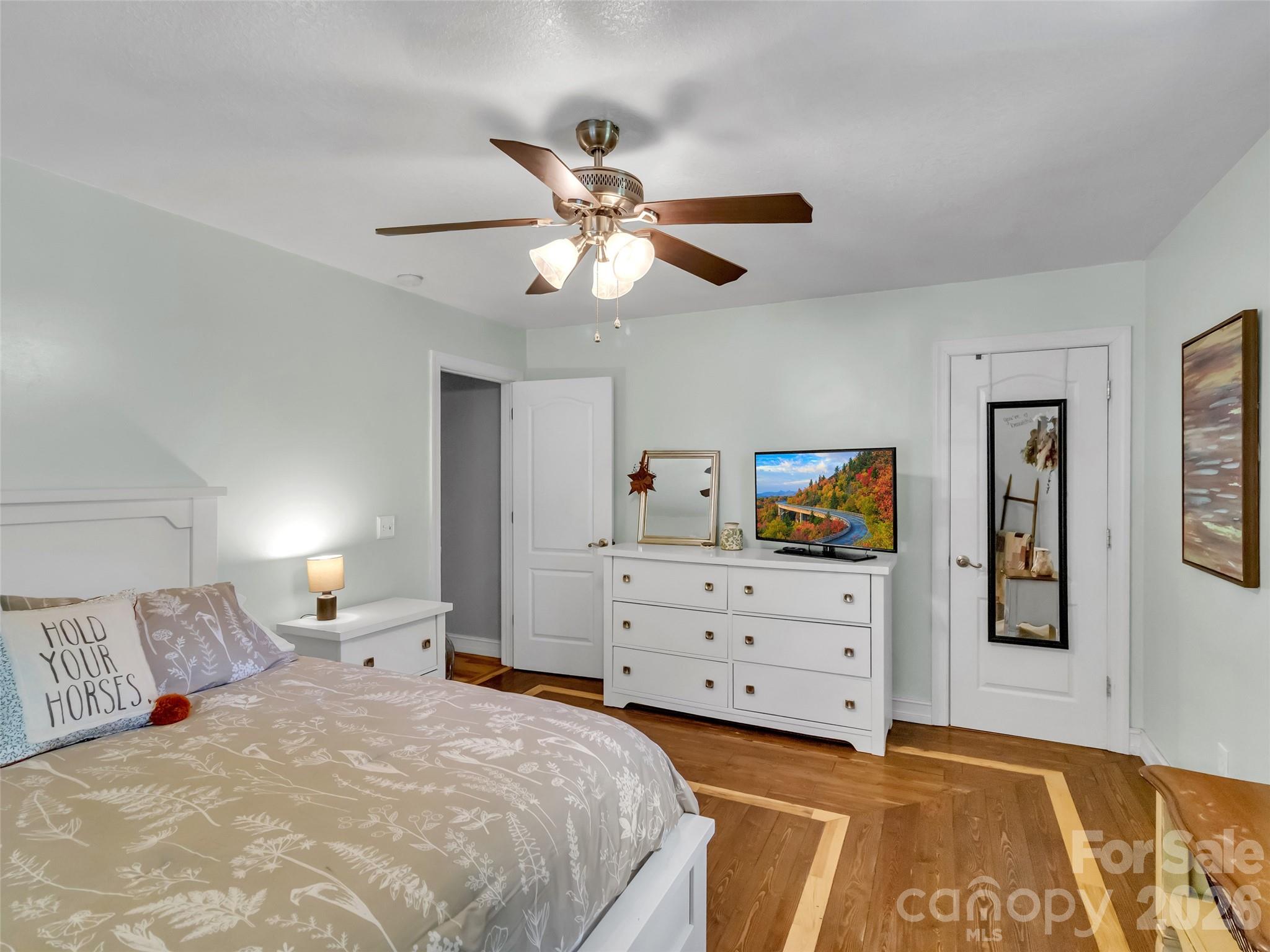 129 Hooper Haven Drive