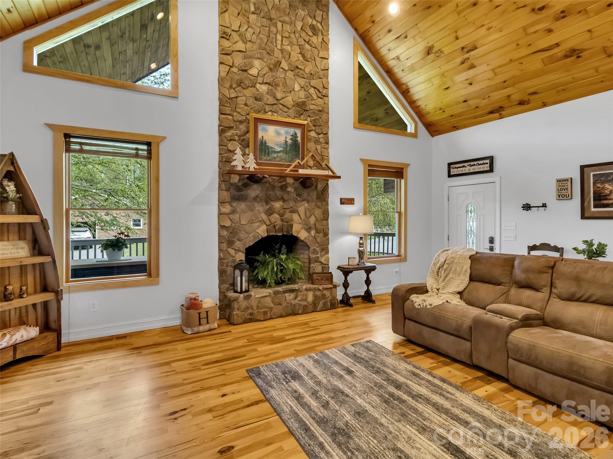 129 Hooper Haven Drive