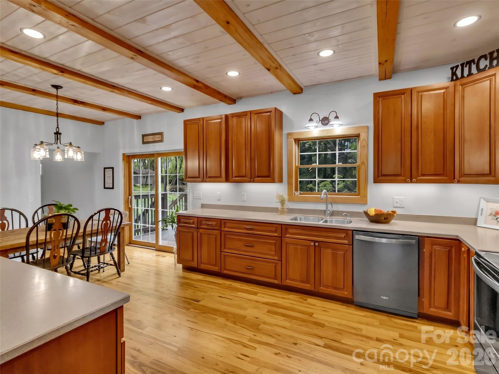 129 Hooper Haven Drive