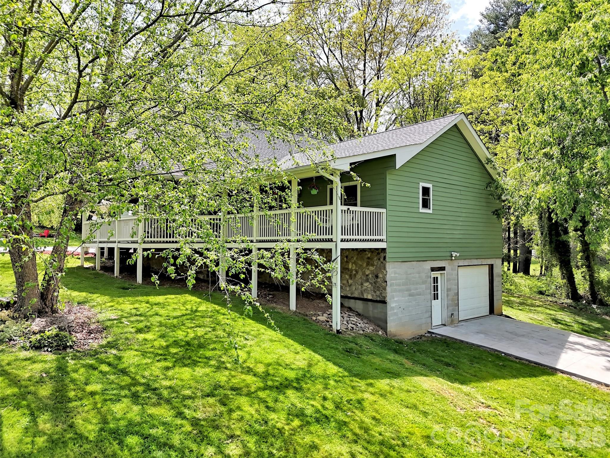 129 Hooper Haven Drive
