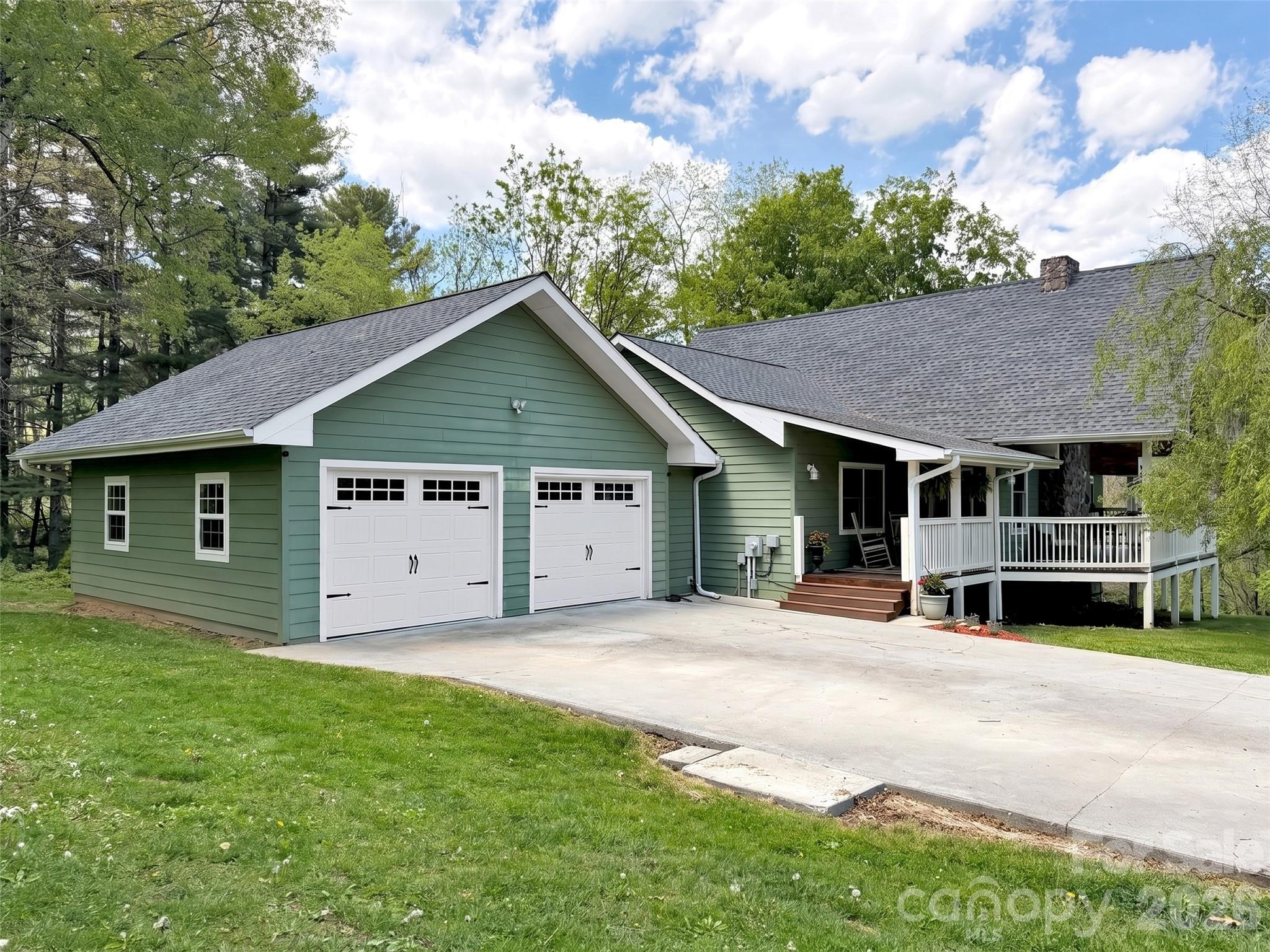 129 Hooper Haven Drive