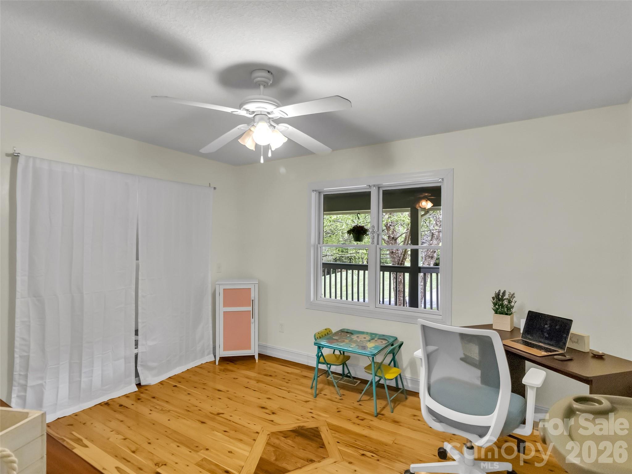 129 Hooper Haven Drive