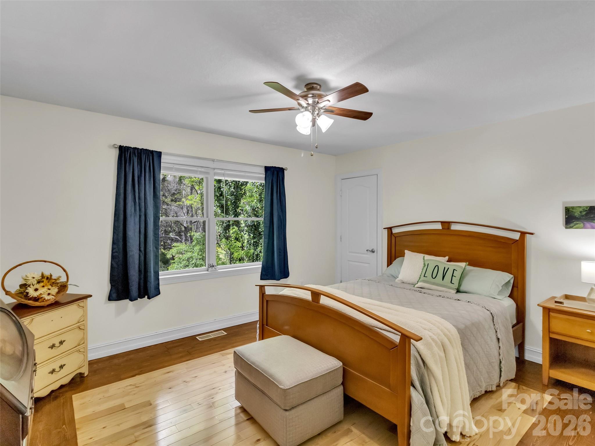 129 Hooper Haven Drive
