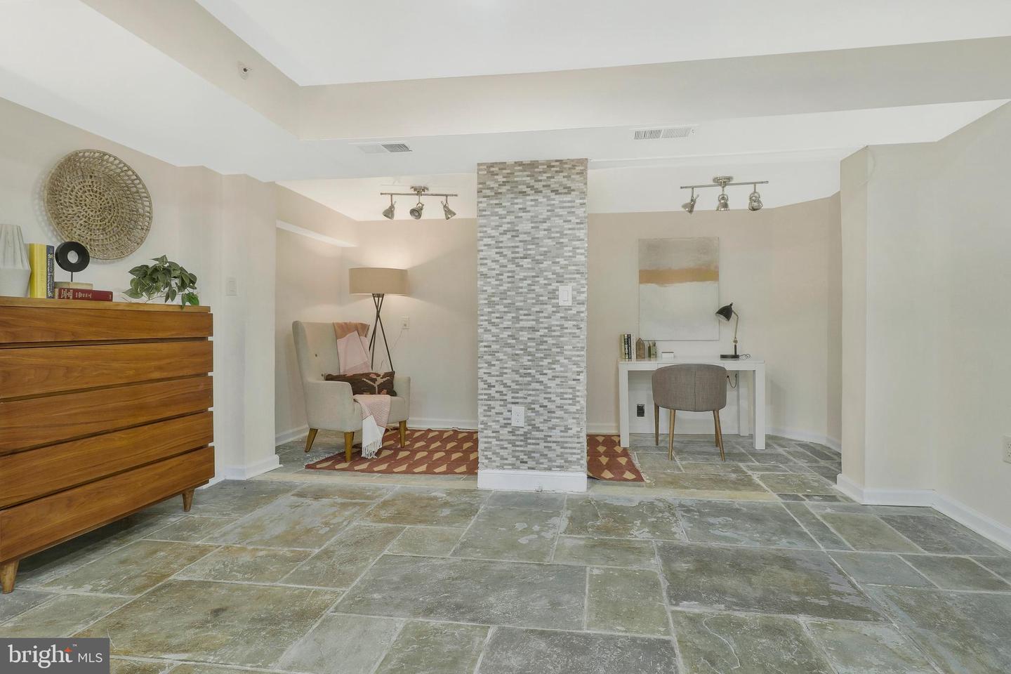 1842 Mintwood Pl NW #1