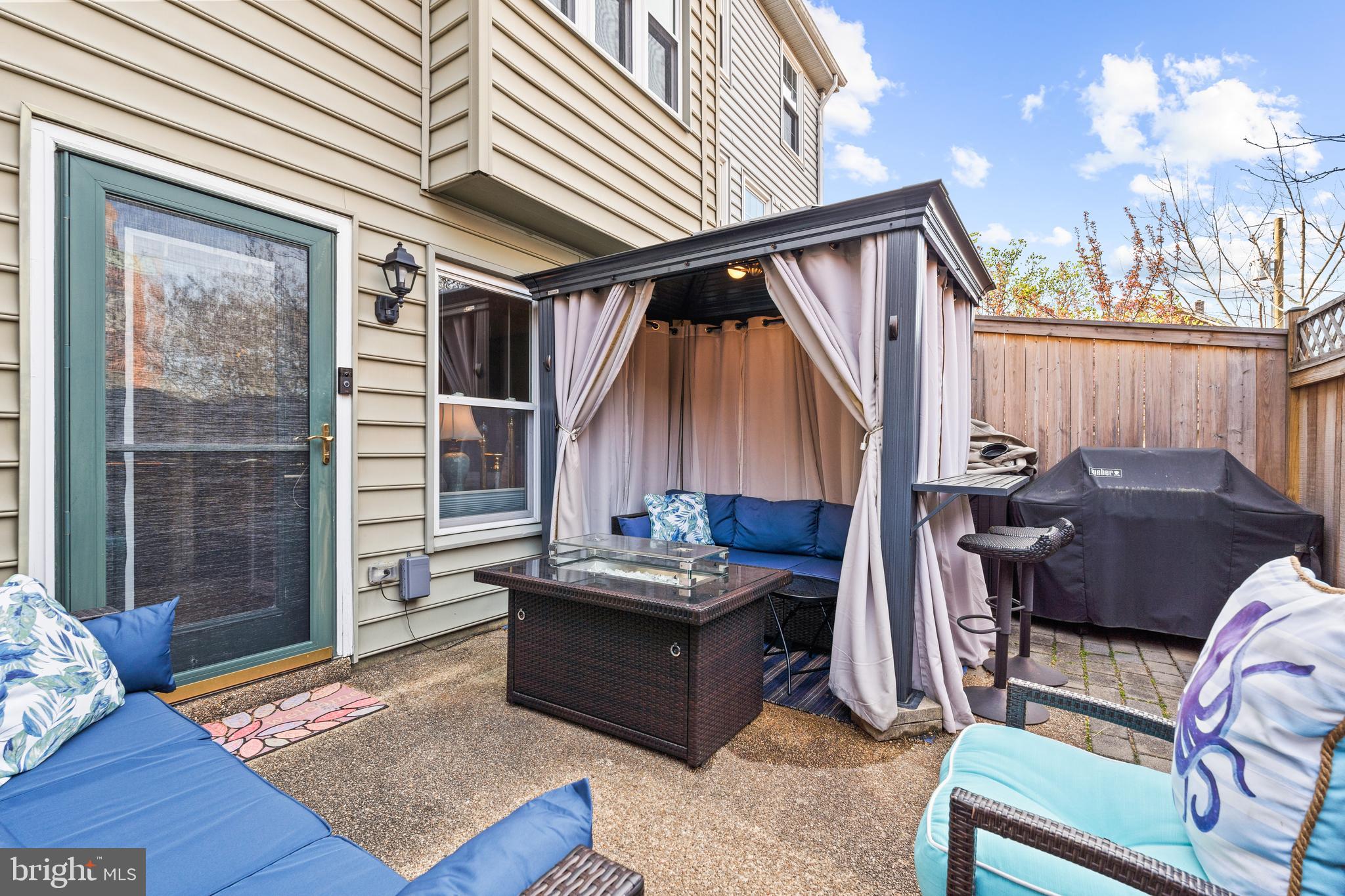 1257 Madison St