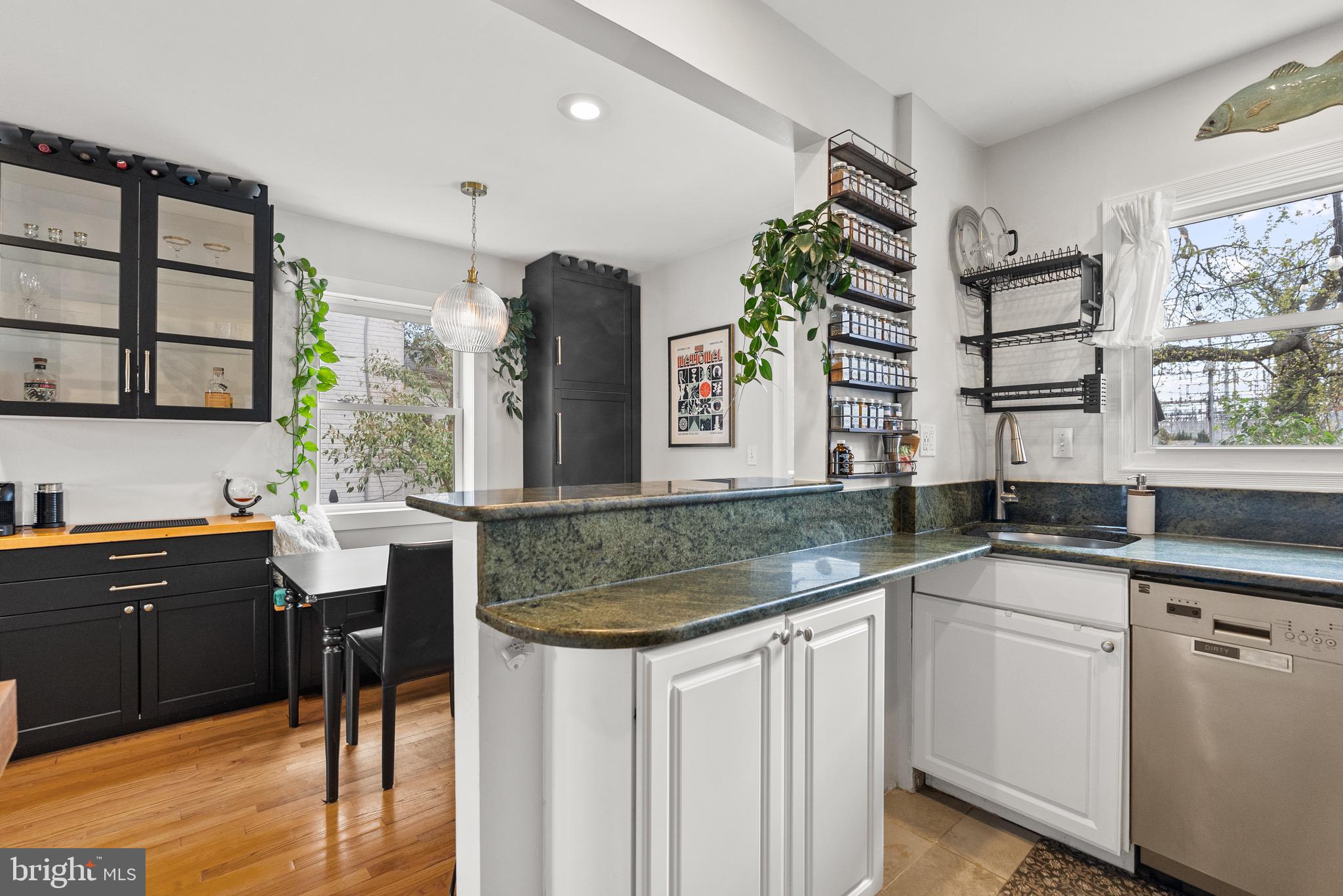 1214 FRANKLIN STREET