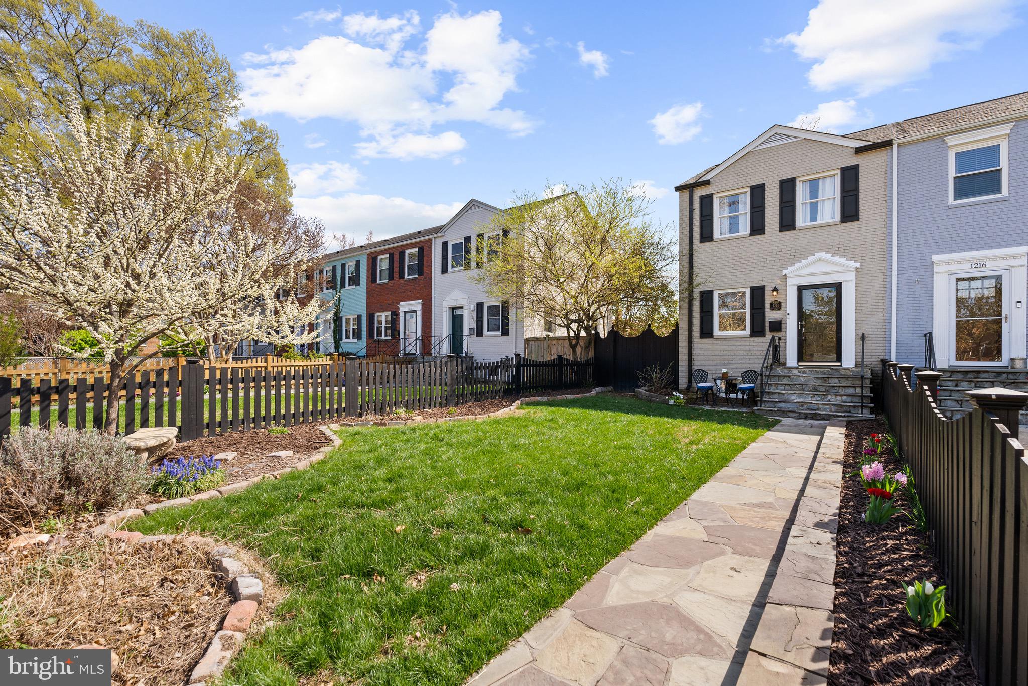 1214 FRANKLIN STREET