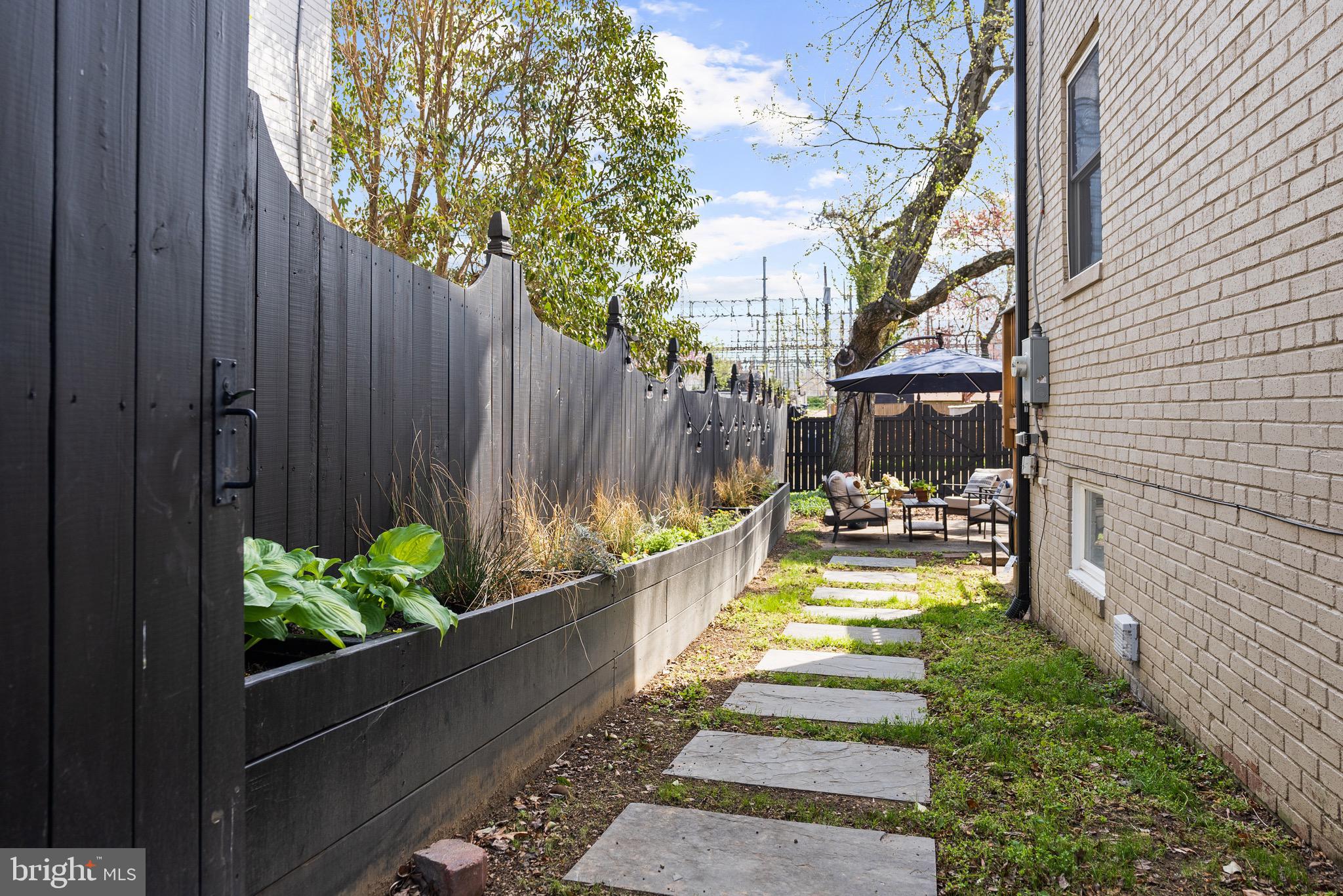 1214 FRANKLIN STREET