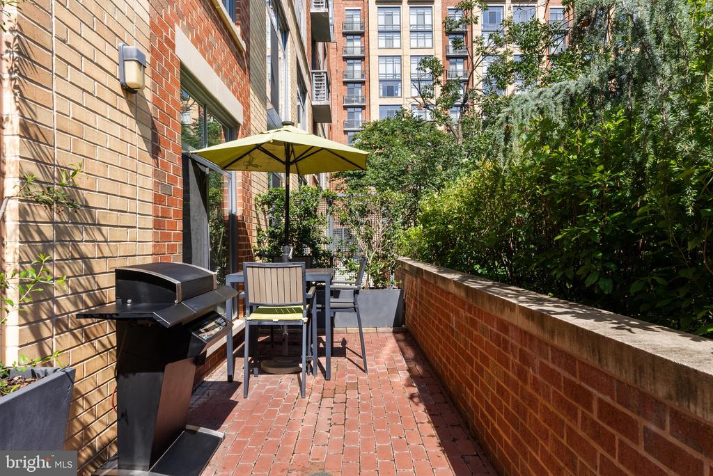 520 JOHN CARLYLE STREET Unit: 107