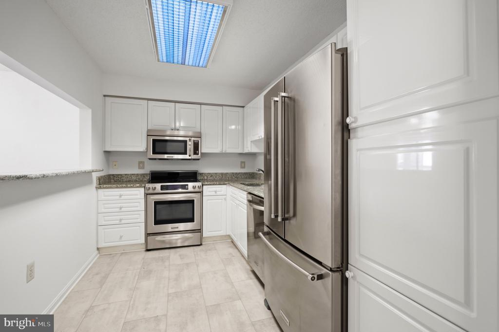 2151 JAMIESON AVENUE Unit: 1405