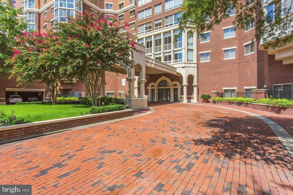 2151 JAMIESON AVENUE Unit: 1405