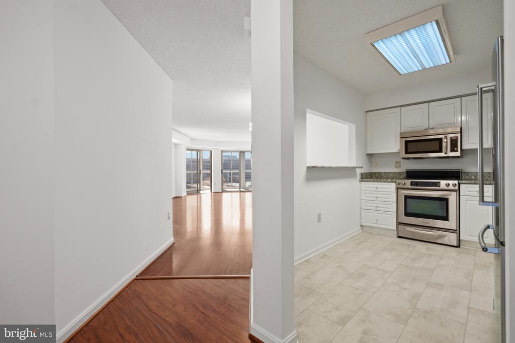 2151 JAMIESON AVENUE Unit: 1405