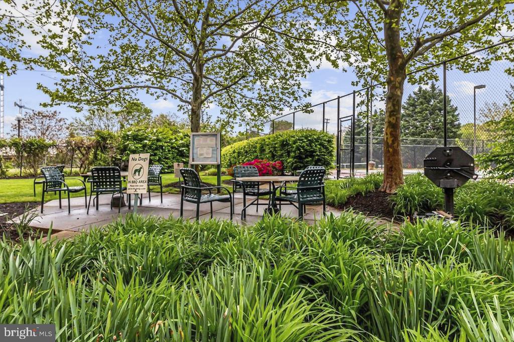 2151 JAMIESON AVENUE Unit: 1405