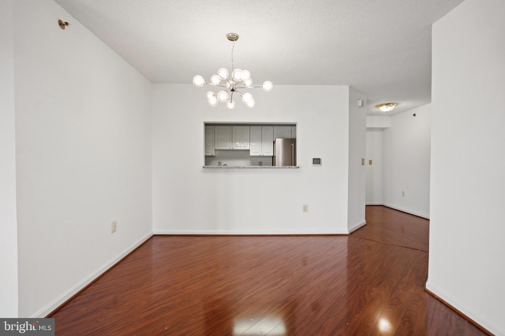 2151 JAMIESON AVENUE Unit: 1405