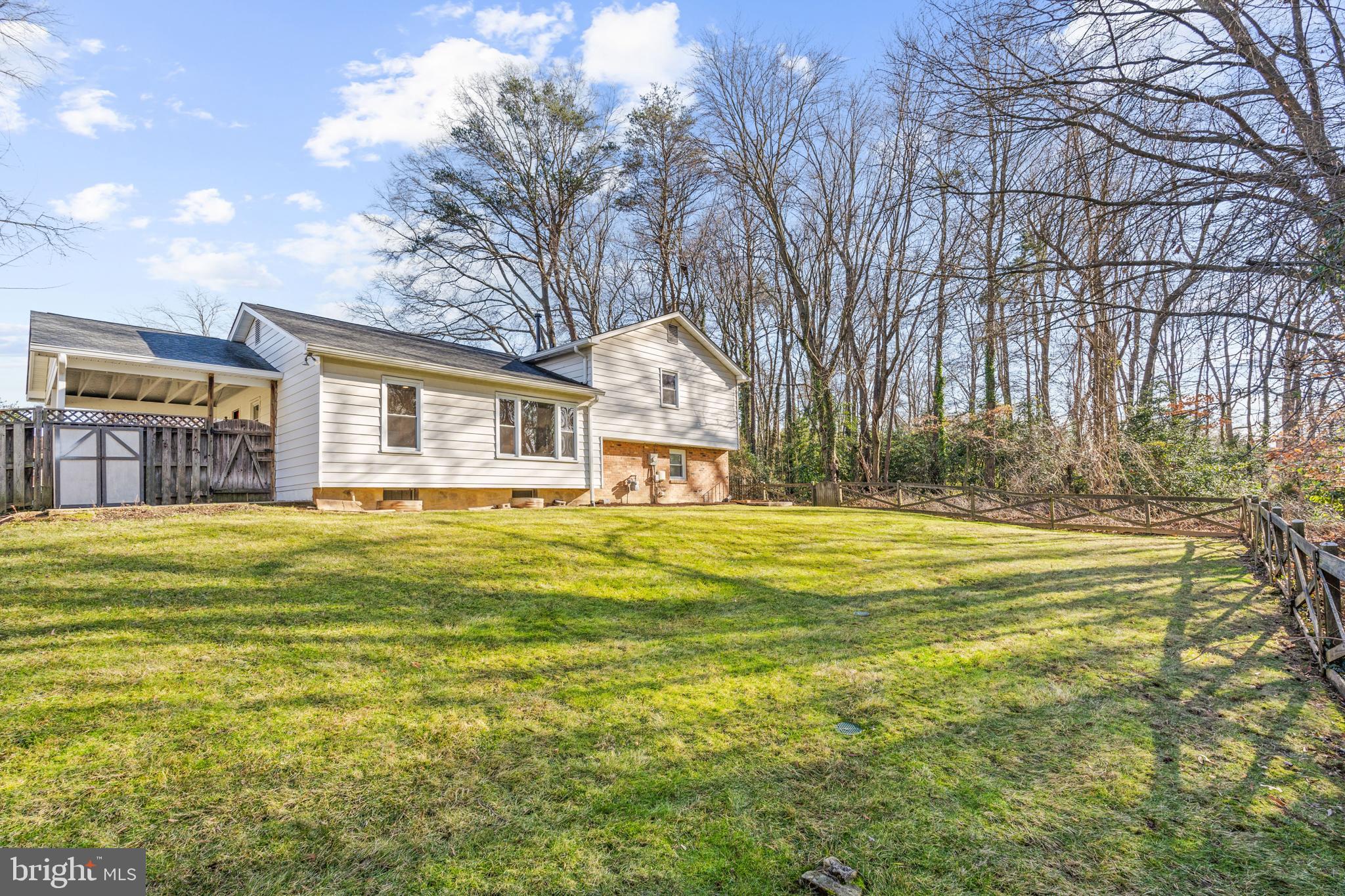 8714 Parry LANE