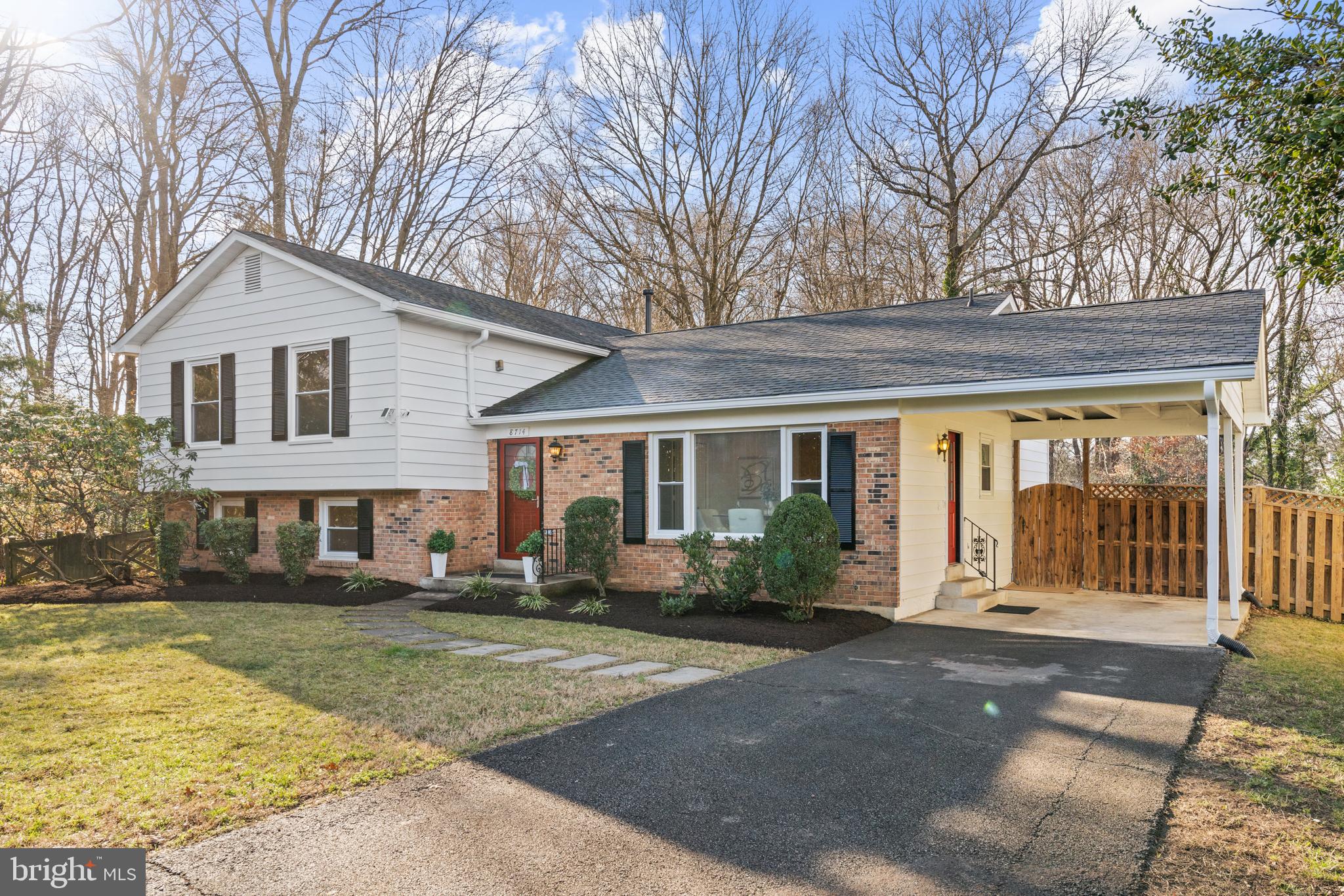 8714 Parry LANE
