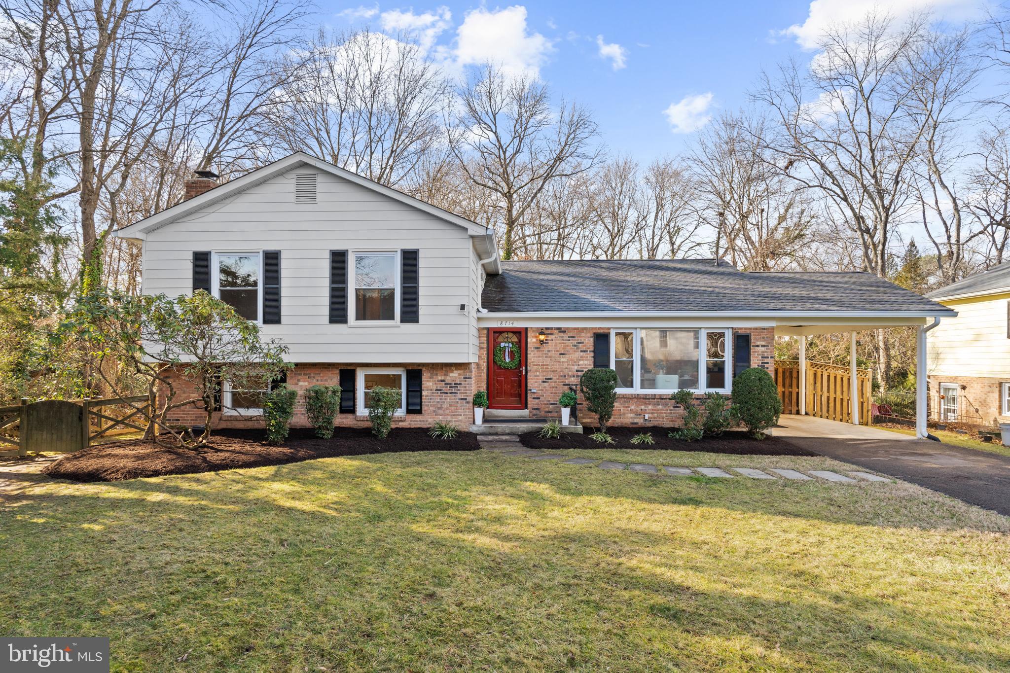 8714 Parry LANE