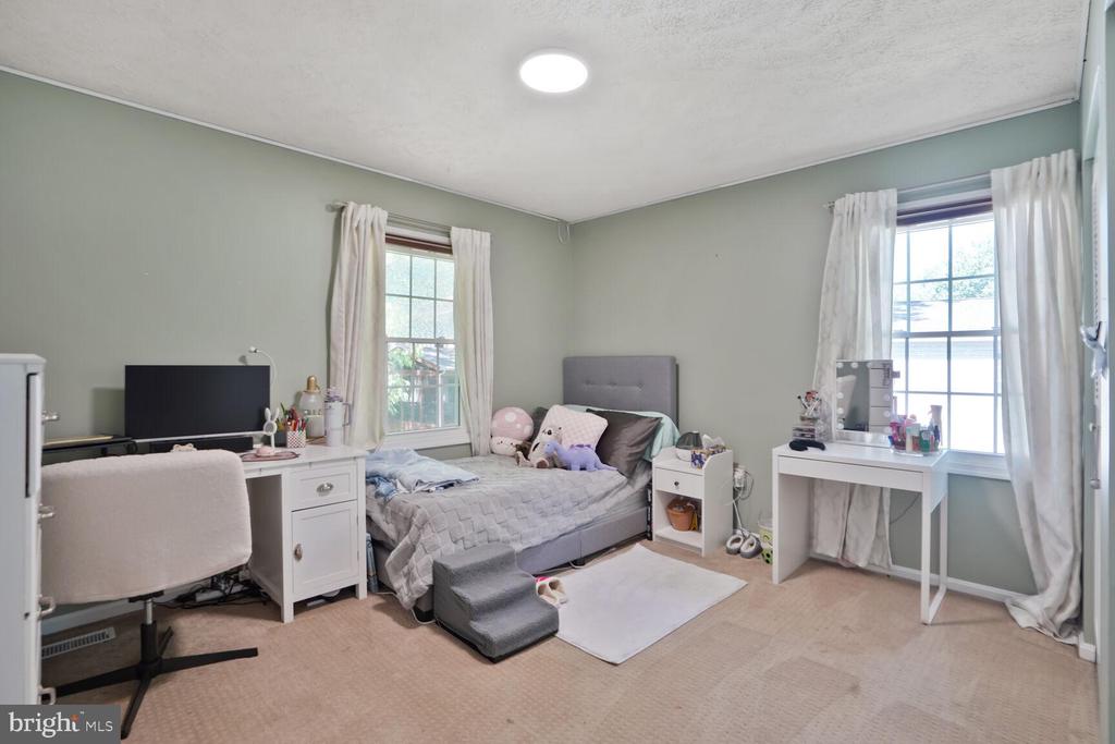 10911 CARTERS OAK WAY