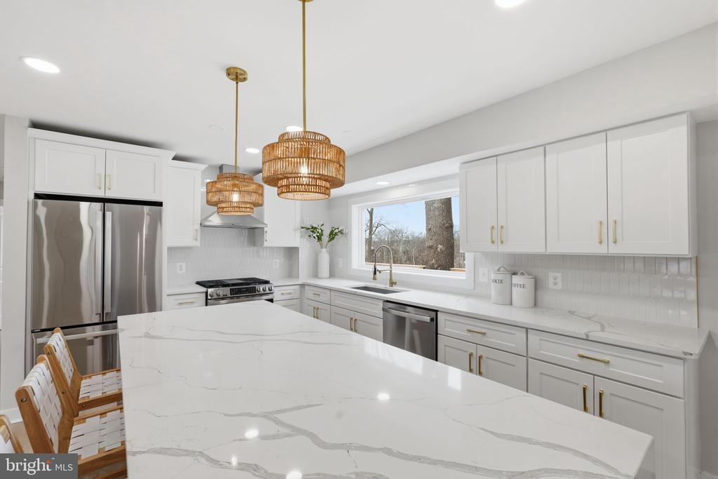 2408 WILLIAM AND MARY DRIVE