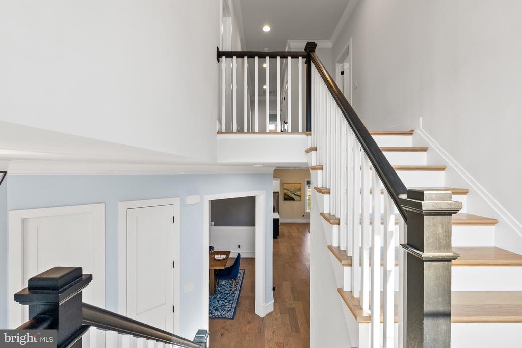 8633 FORT HUNT ROAD
