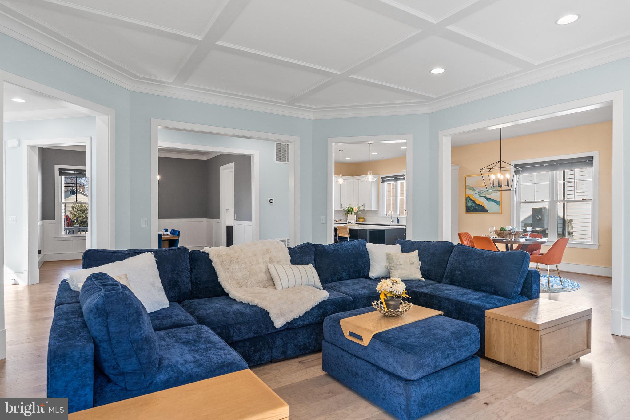 8633 FORT HUNT ROAD