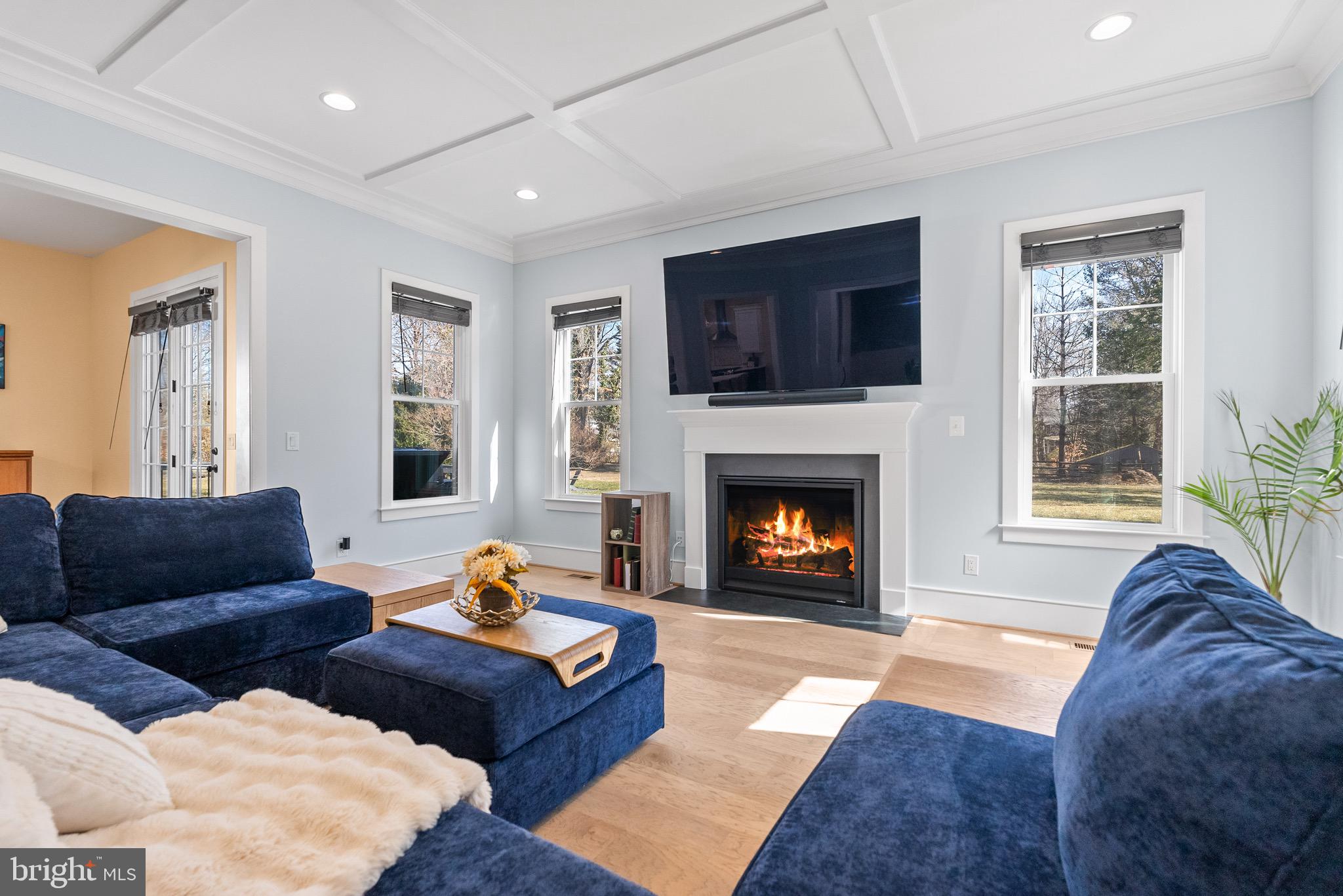 8633 FORT HUNT ROAD