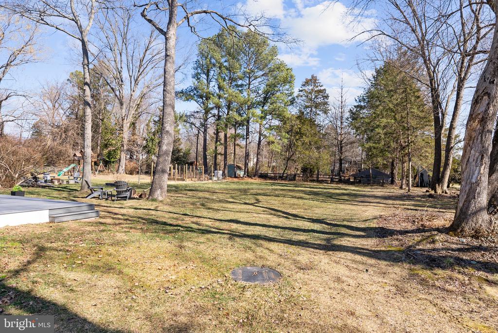 8633 FORT HUNT ROAD