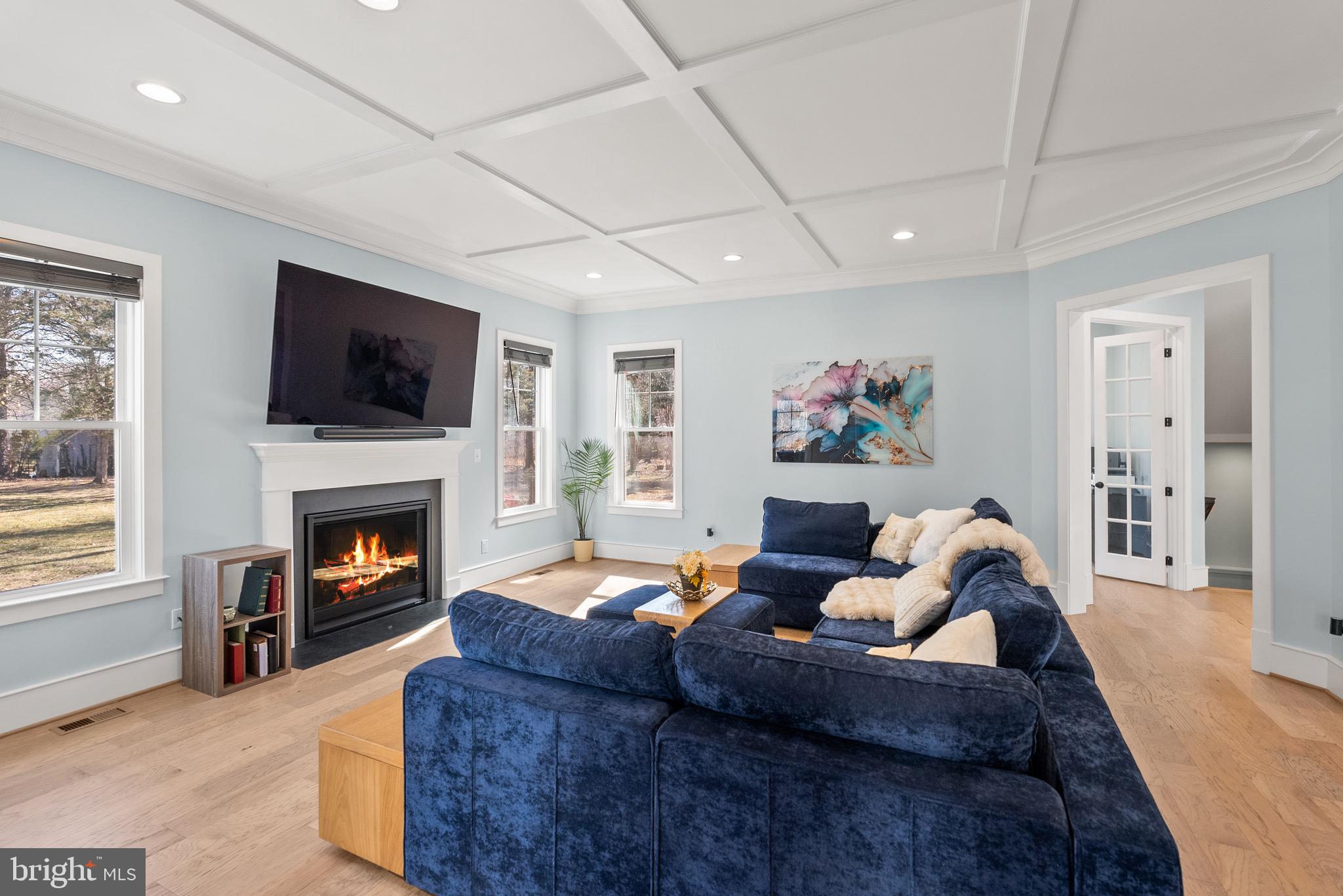 8633 FORT HUNT ROAD