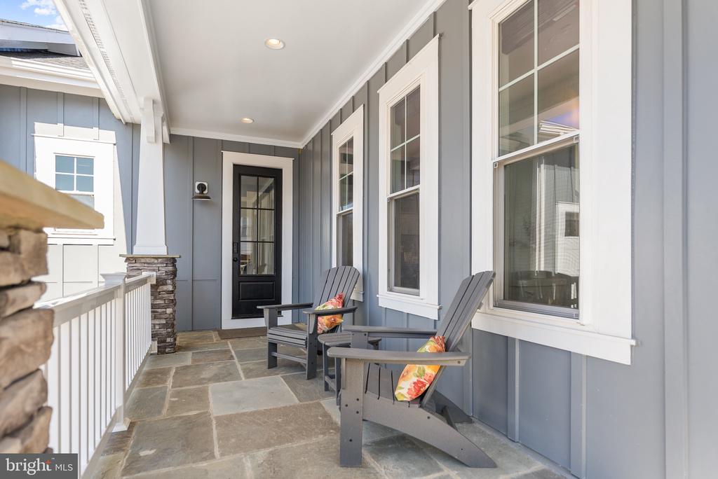 8633 FORT HUNT ROAD