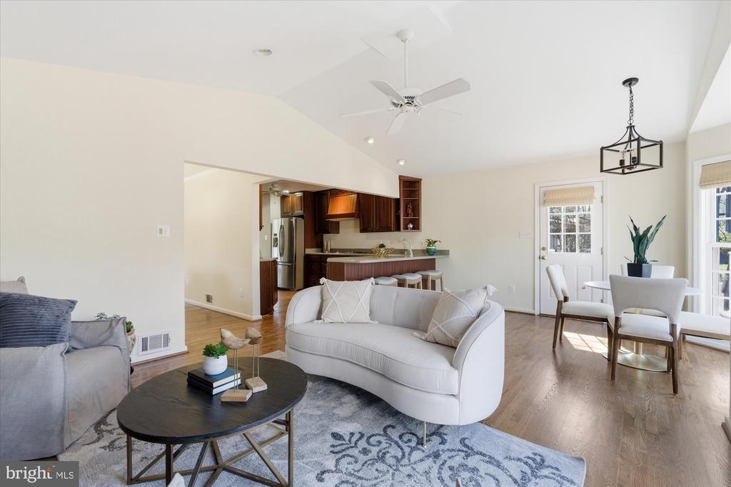1133 ANESBURY LANE
