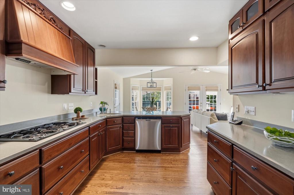 1133 ANESBURY LANE