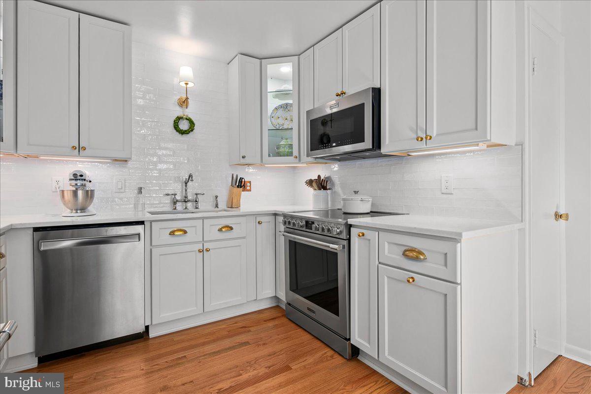 3123 LITTLE CREEK LANE