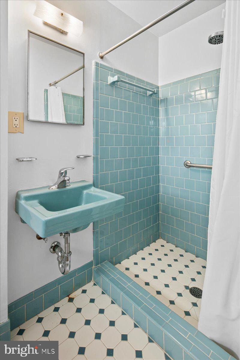 3123 LITTLE CREEK LANE