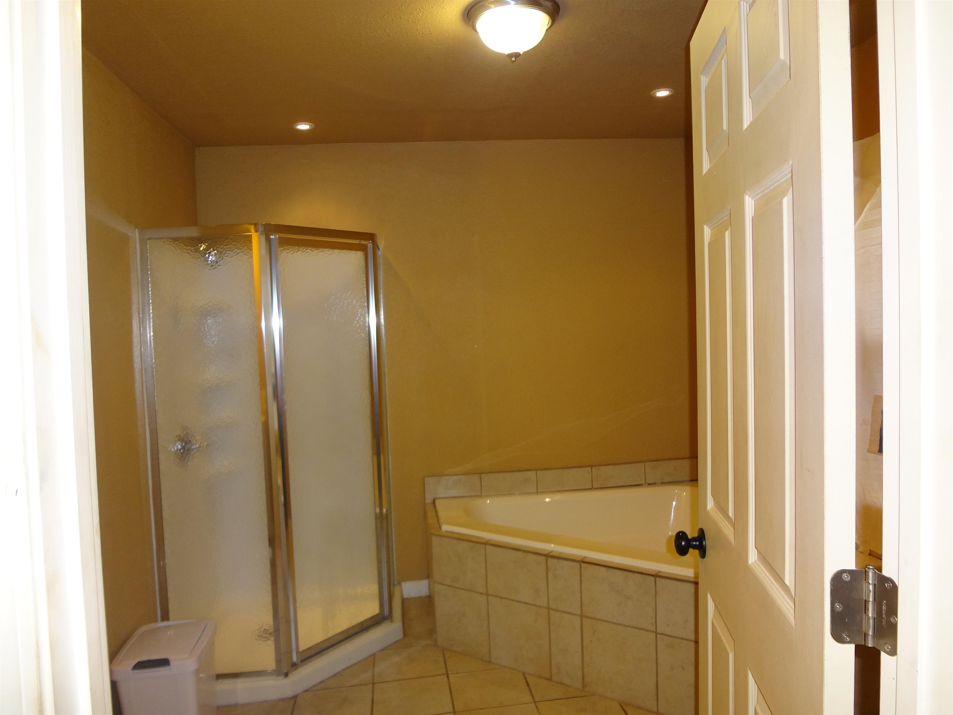 2714 S Spring Street