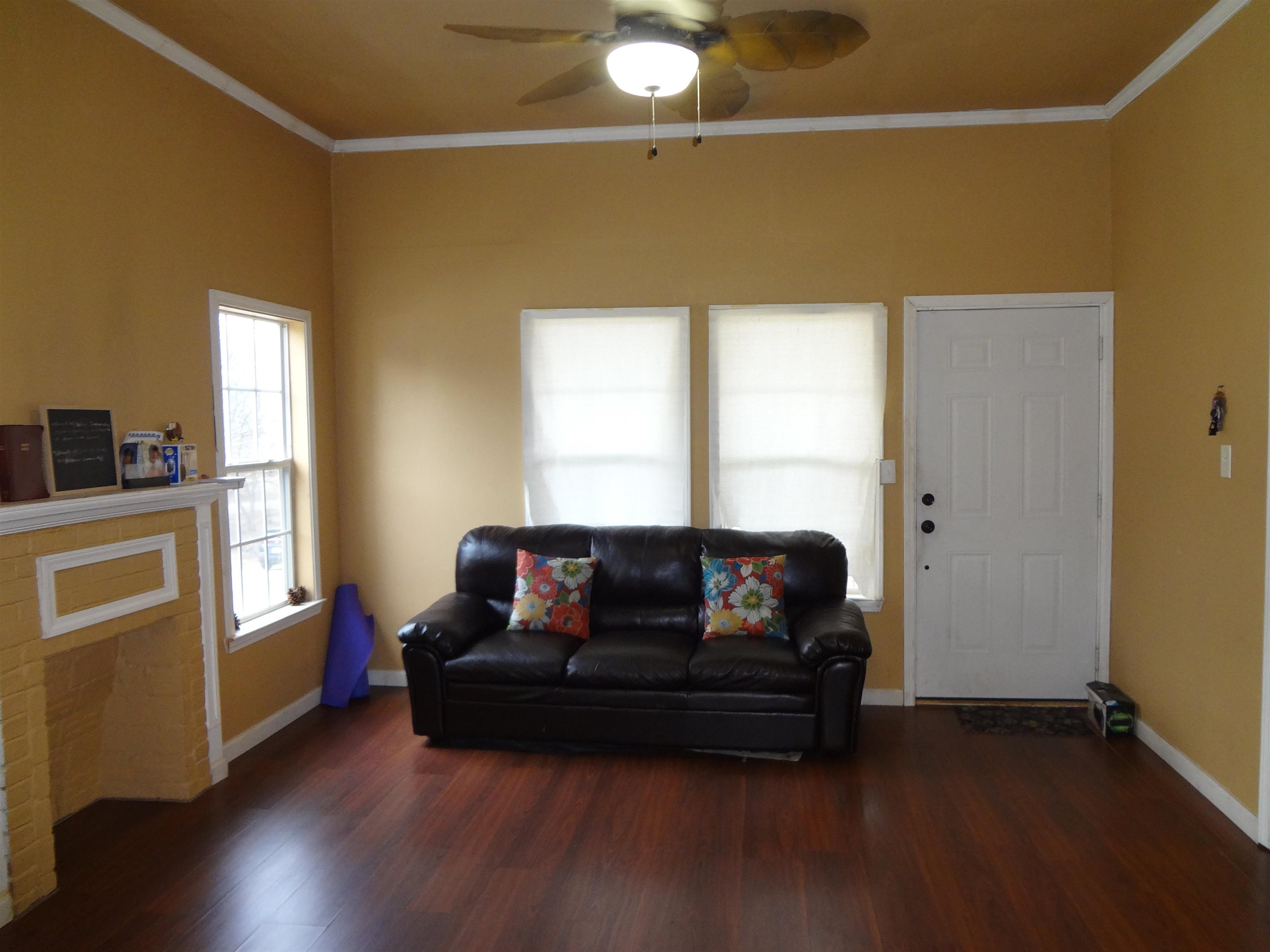 2714 S Spring Street