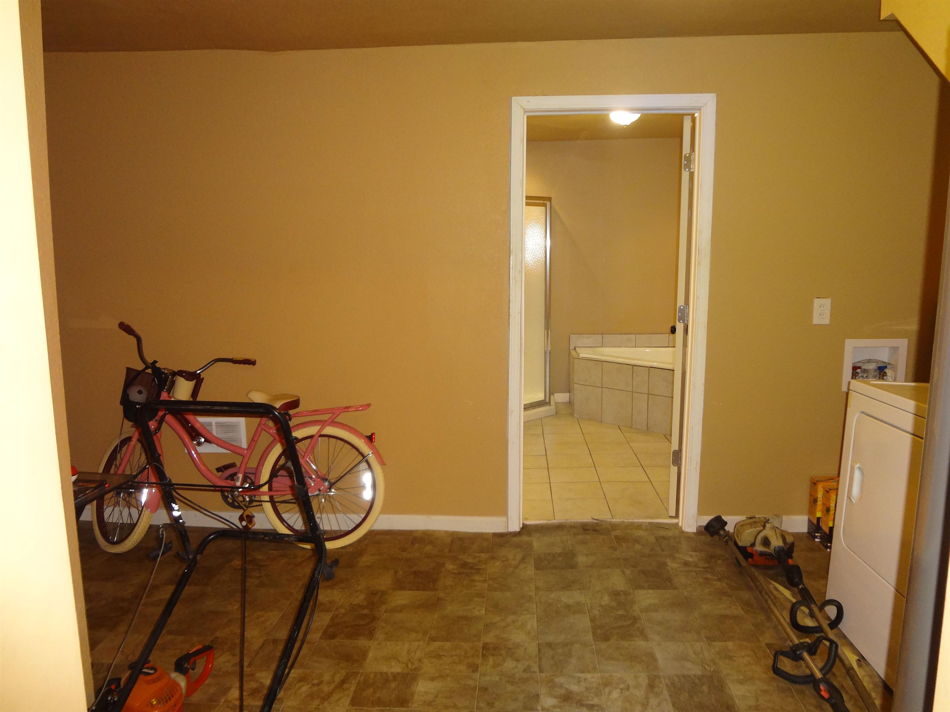 2714 S Spring Street