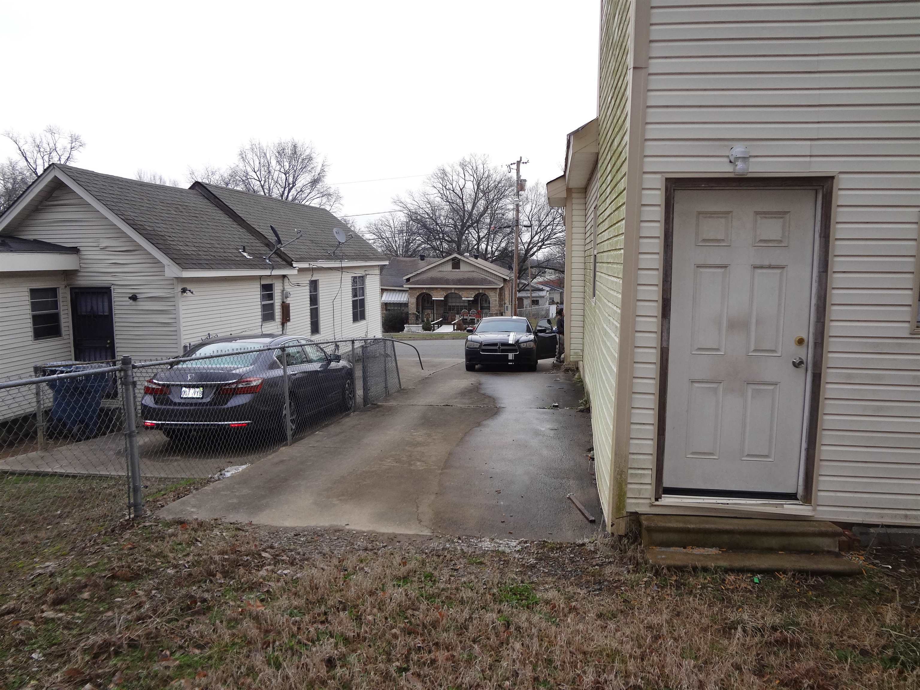 2714 S Spring Street