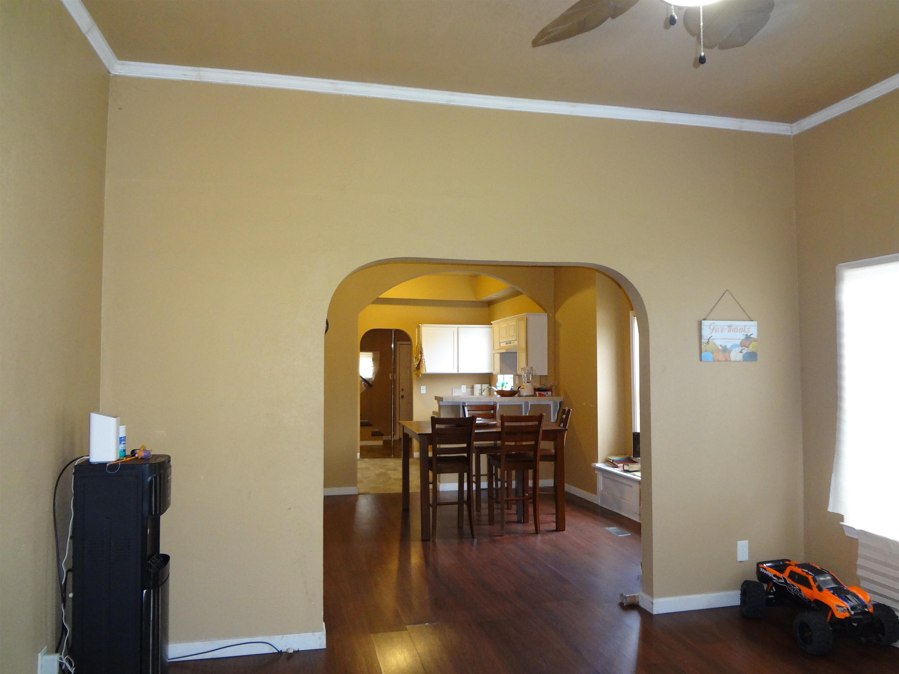 2714 S Spring Street