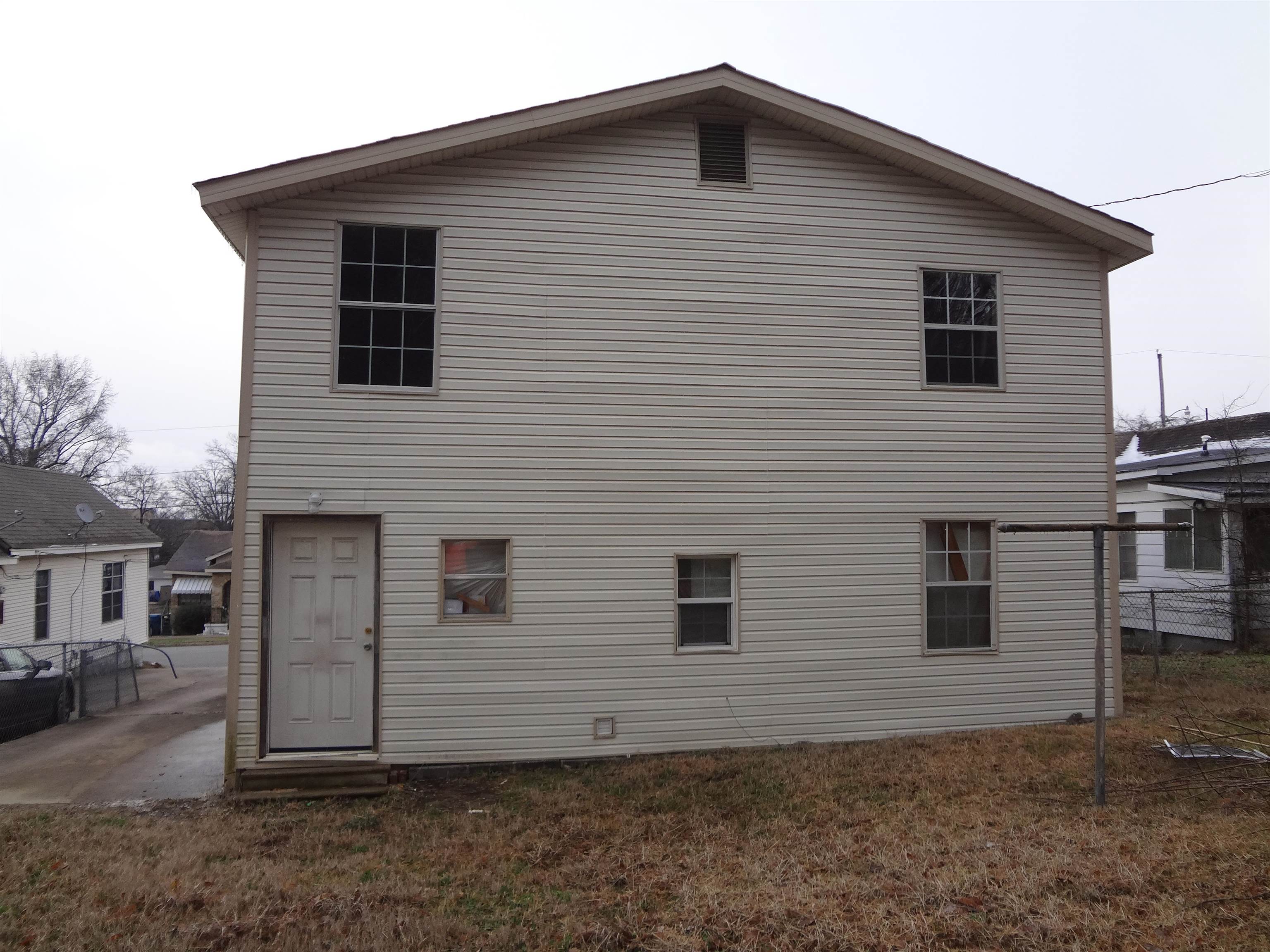 2714 S Spring Street