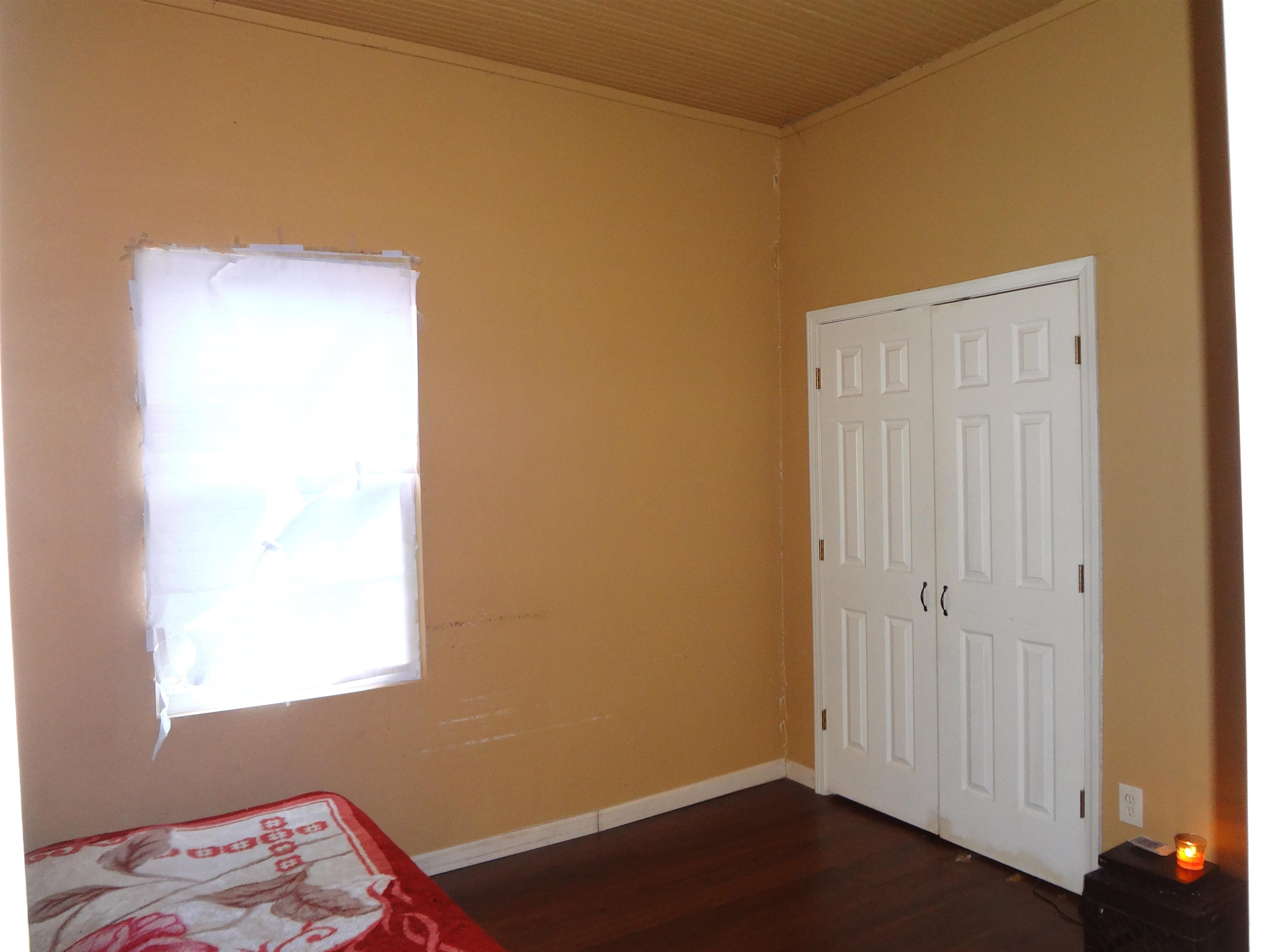 2714 S Spring Street