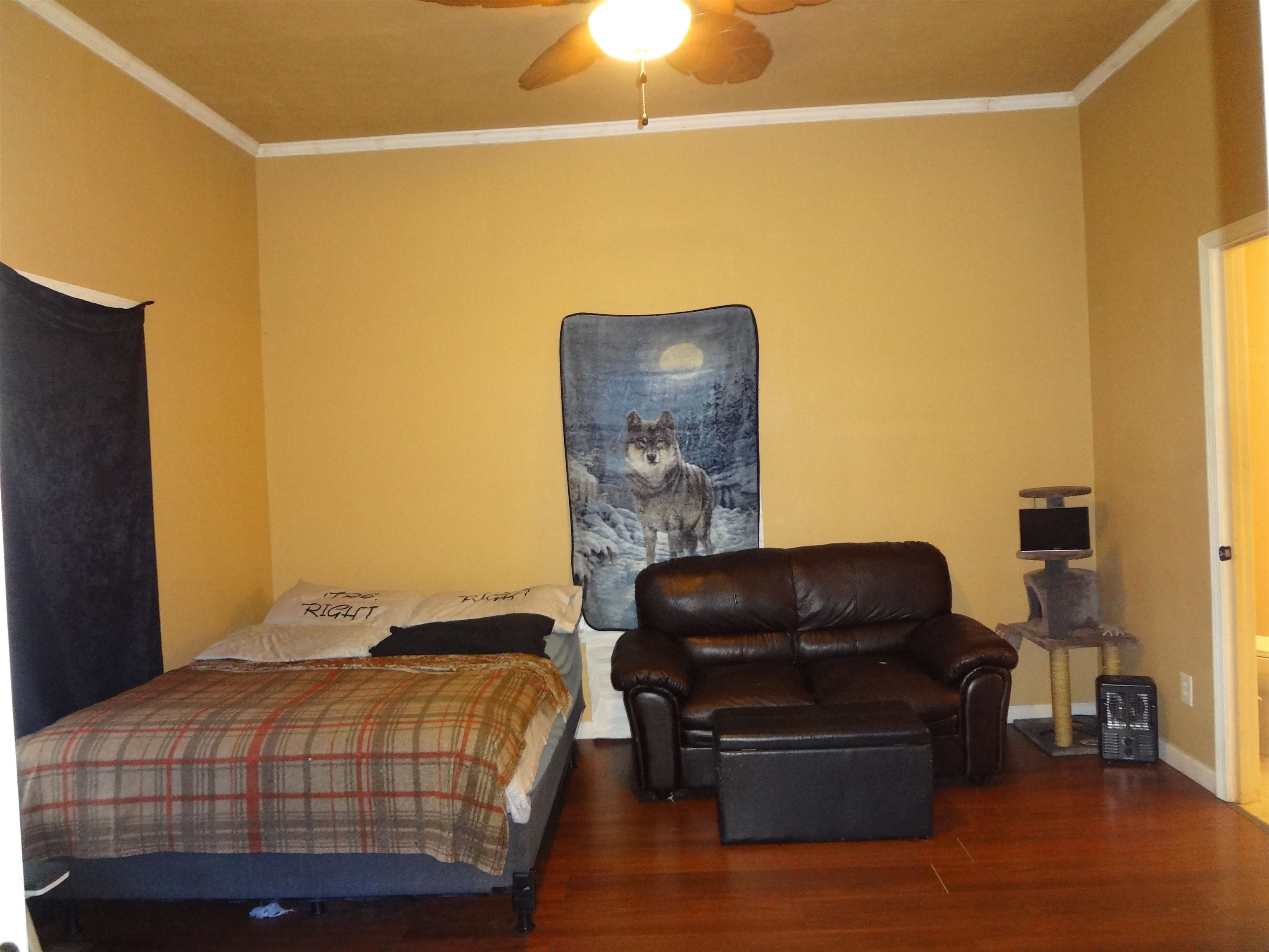 2714 S Spring Street