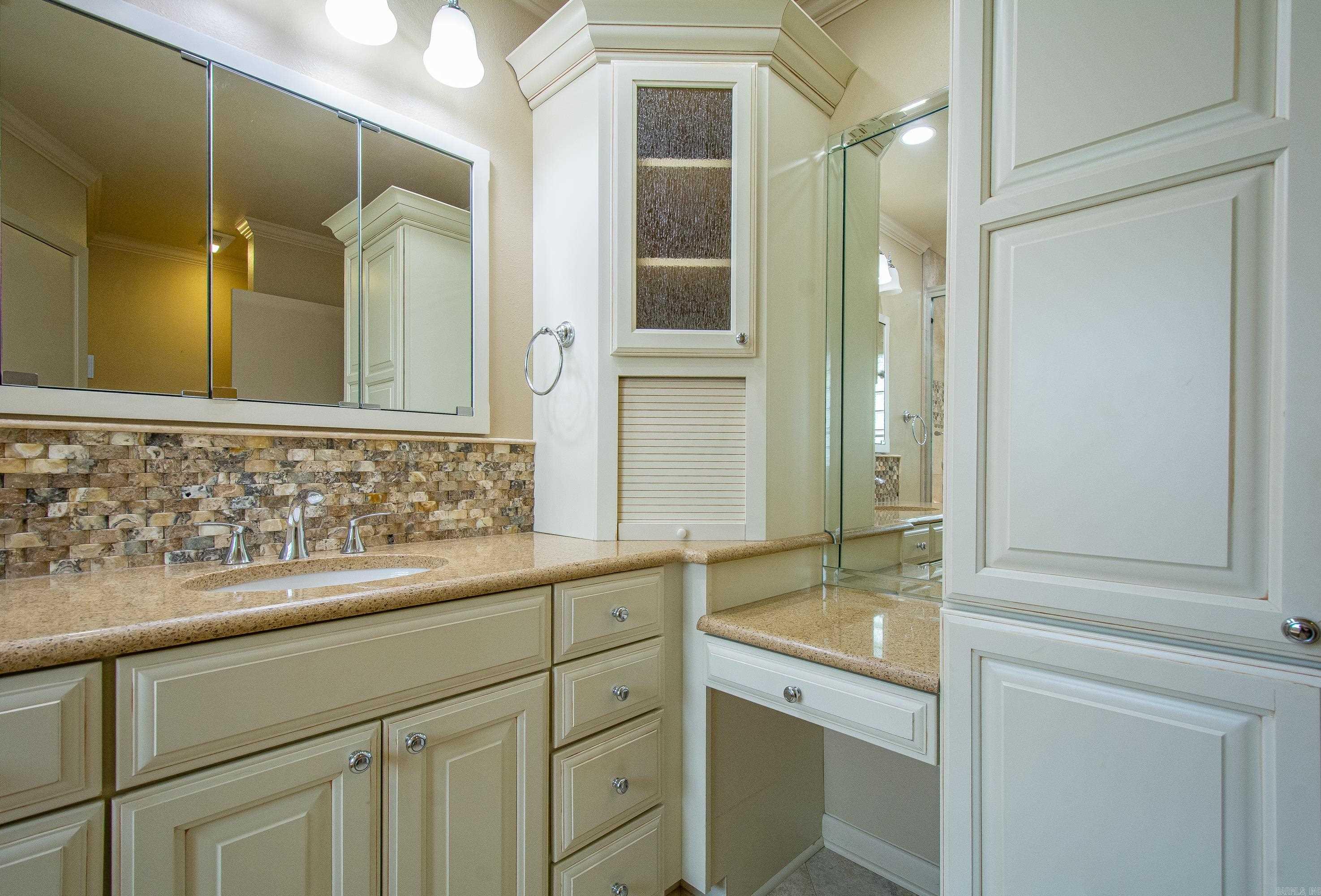 5540 N Grandview Street