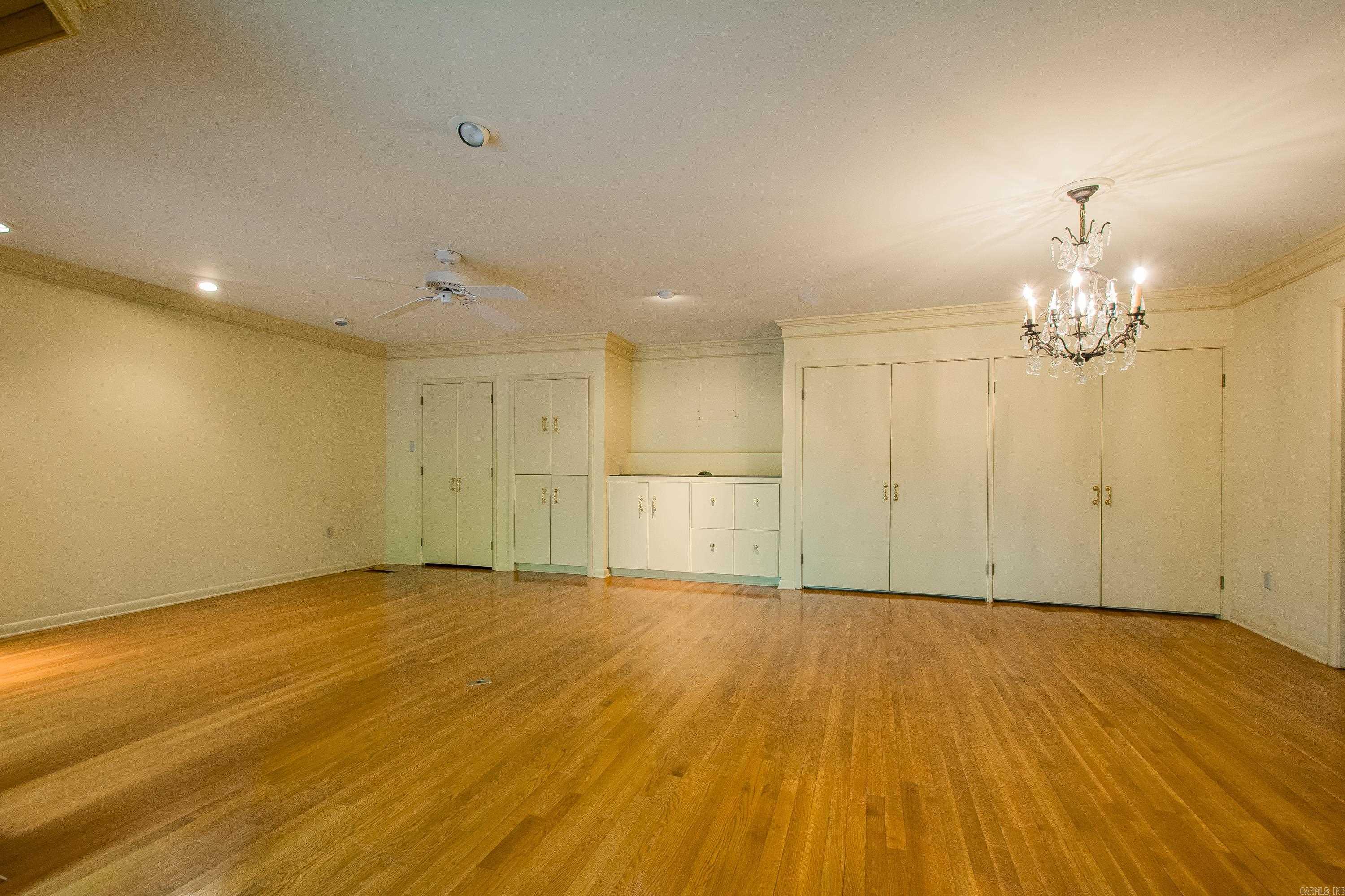 5540 N Grandview Street