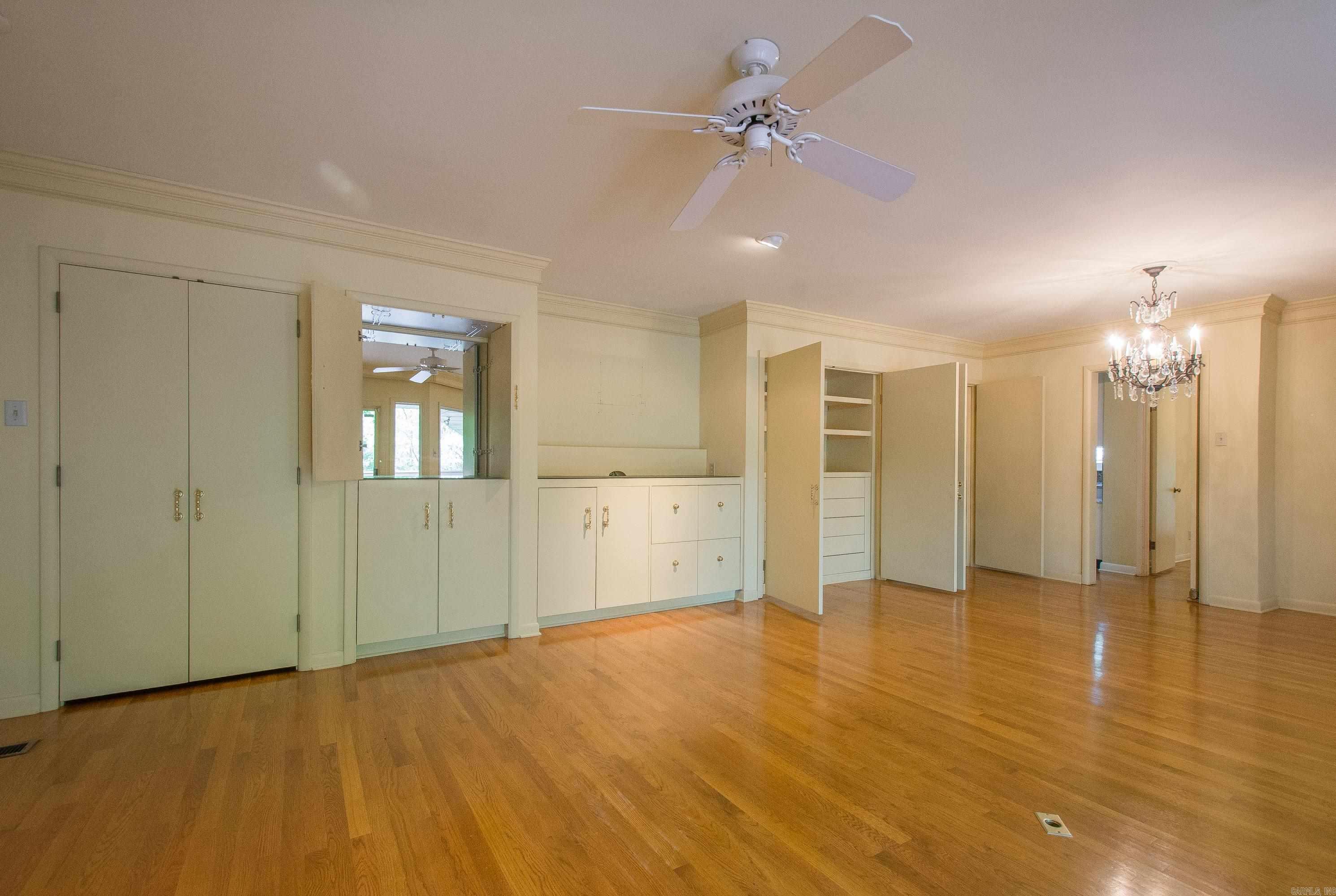 5540 N Grandview Street