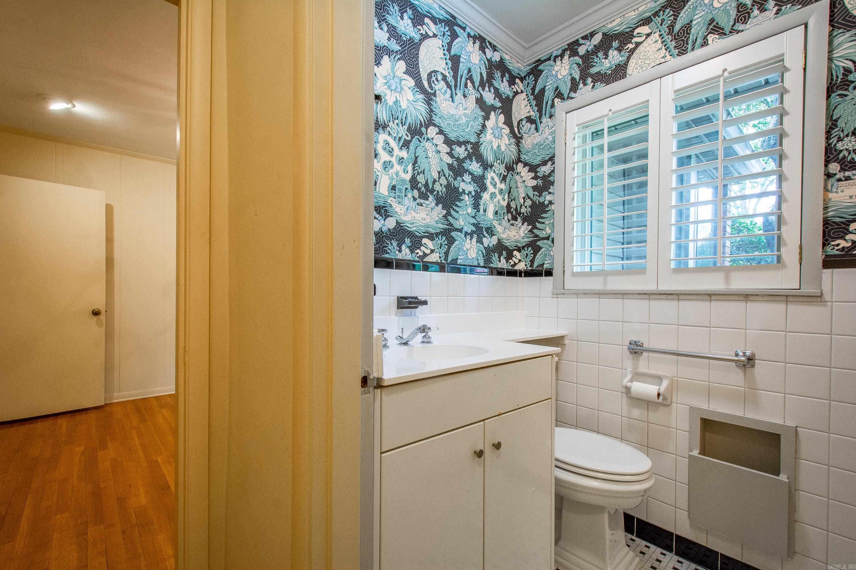 5540 N Grandview Street