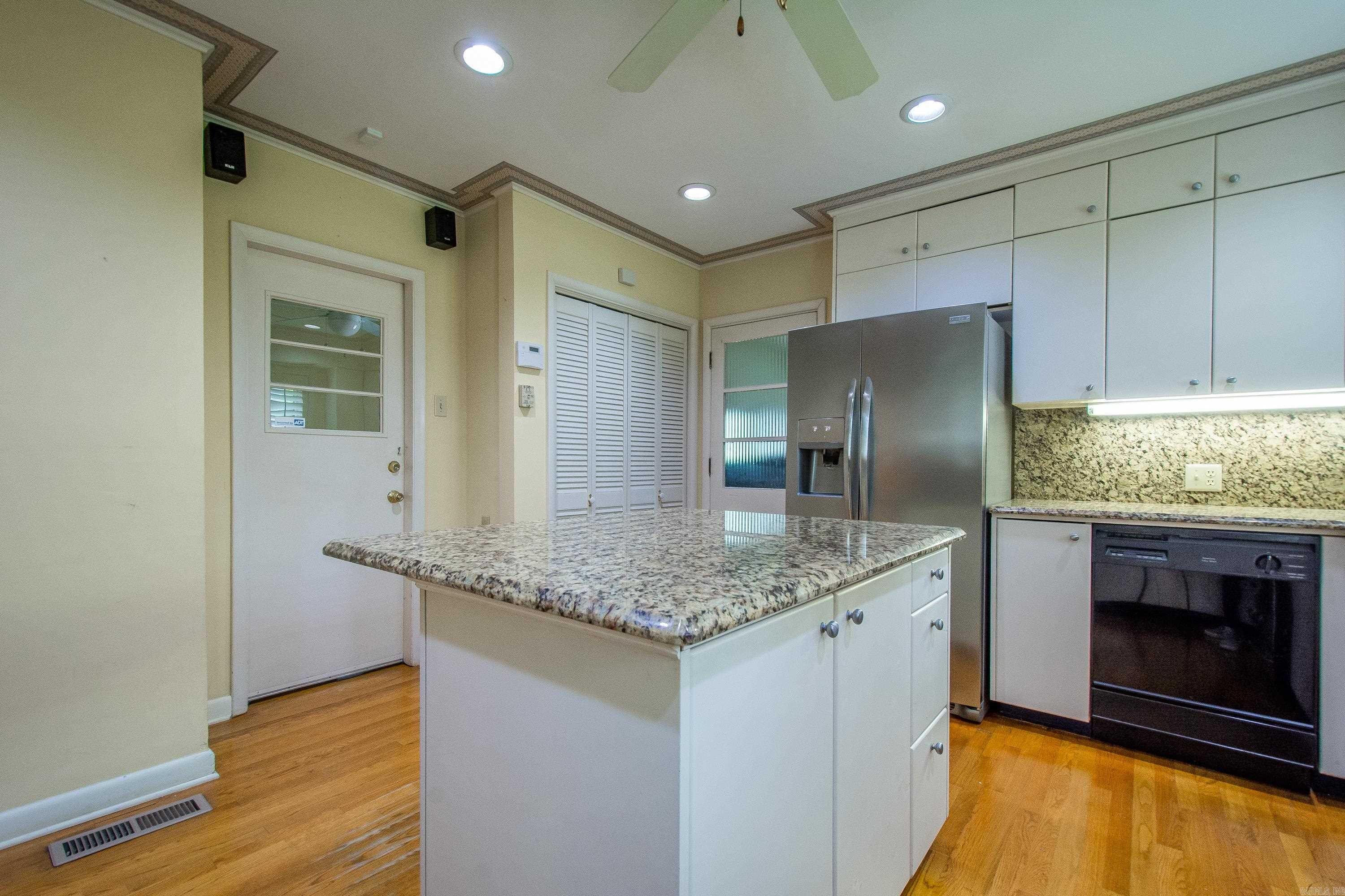 5540 N Grandview Street