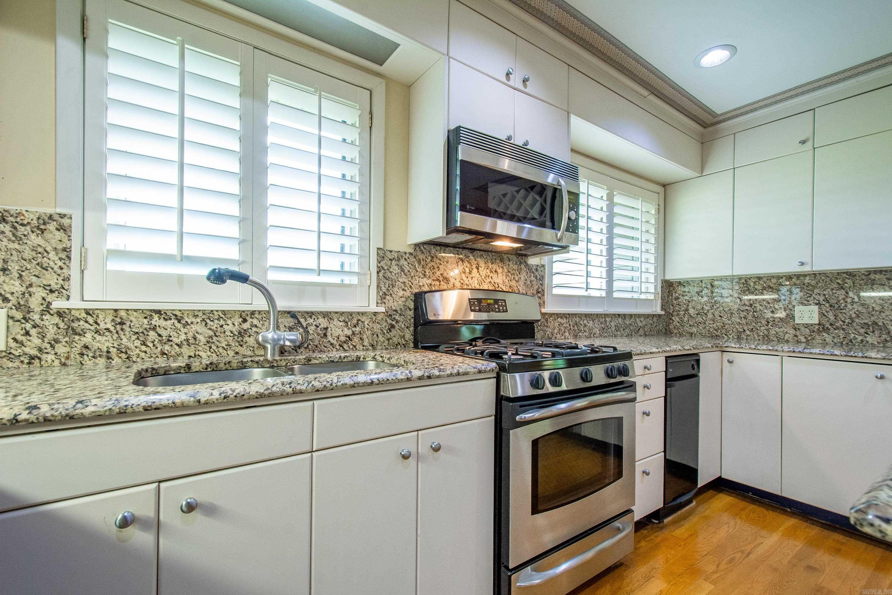 5540 N Grandview Street